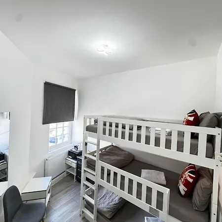 Willesden Guest house *