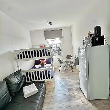 Guest house Willesden London