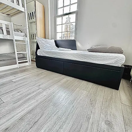Guest house Willesden
