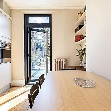 Stylish Kings Cross With Garden Retreat London