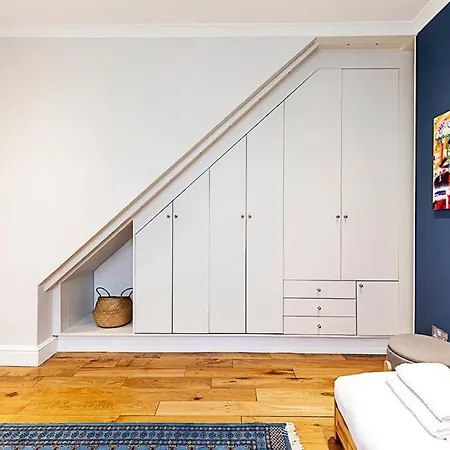 Stylish Kings Cross With Garden Retreat Apartment London