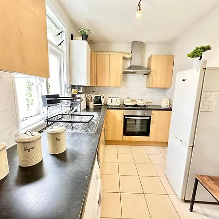 Apartment Bayswater Cosy 2 Bedroom *