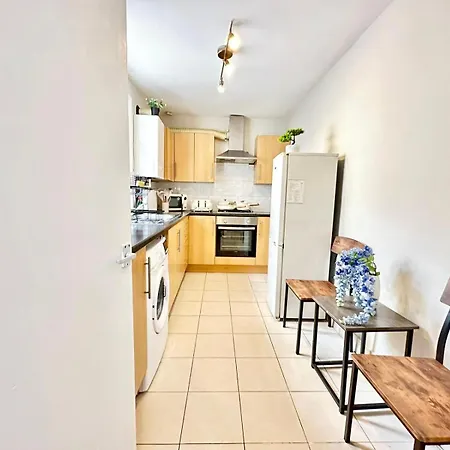 Apartment Bayswater Cosy 2 Bedroom *