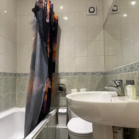 Hyde Park Comfortable Family Apartment *