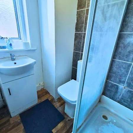 R12 Prime Location Double * London