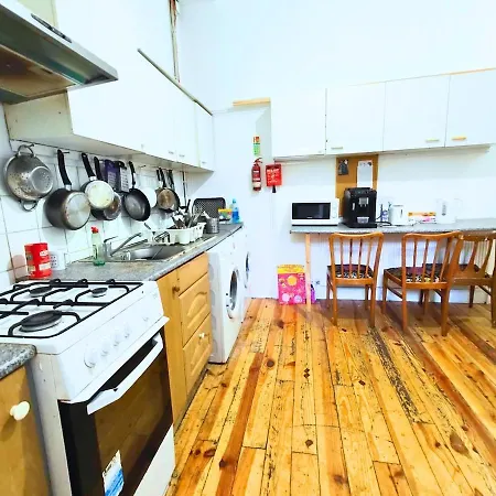 R12 Prime Location Double * London