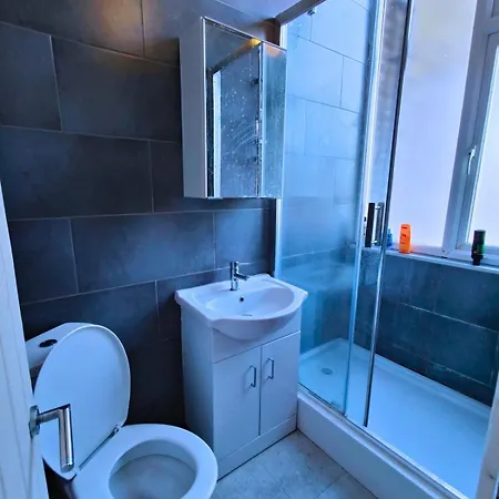 Apartment R12 Prime Location Double London