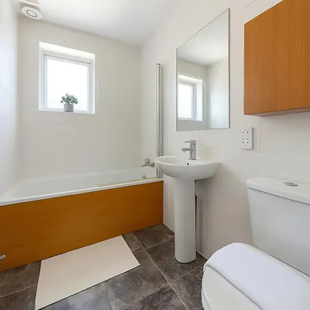 Fabulous Flat In South Wimbledon * لندن