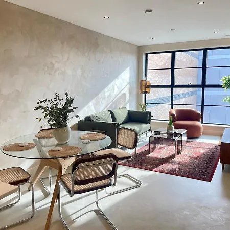 Penthouse Peaceful 2 Bed Fulham West Kensington Londra