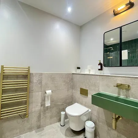Penthouse Peaceful 2 Bed Fulham West Kensington Appartamento Londra