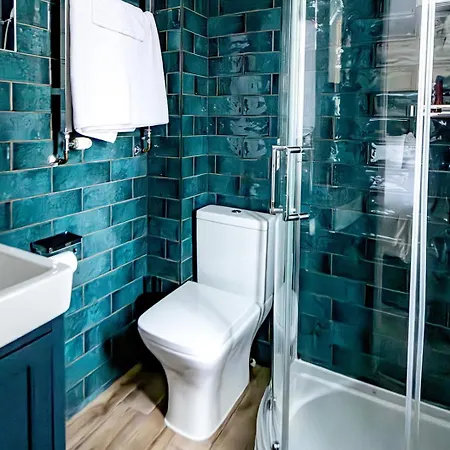 82a Dalston Lane Terrace *