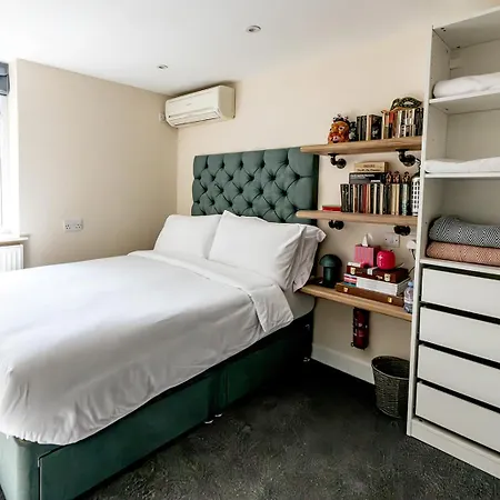 Hotel 82a Dalston Lane Terrace London
