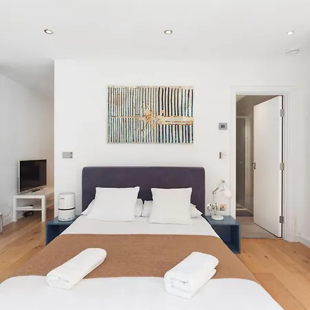Hansford Apartment