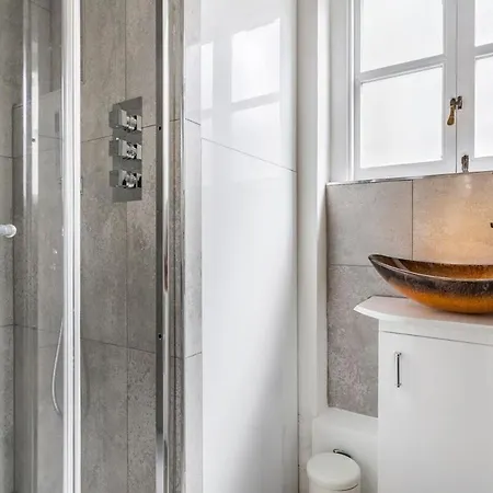 Scott Ellis 2 Apartment London