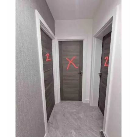 Scott Ellis 2 Apartment