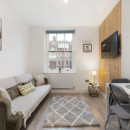 Apartment Scott Ellis 2