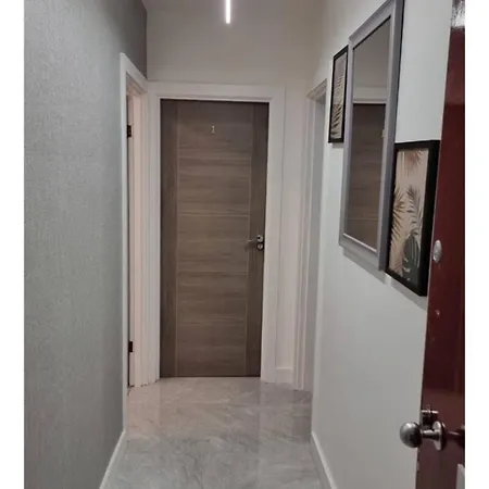 Scott Ellis 2 Apartment