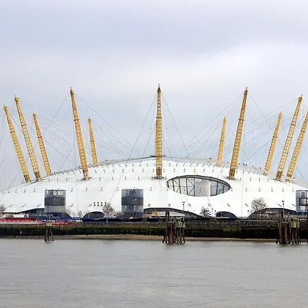 Emerald Excel Airport O2 Appartamento Londra