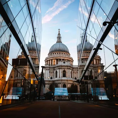 54 Queen's Gate Hotel 4*