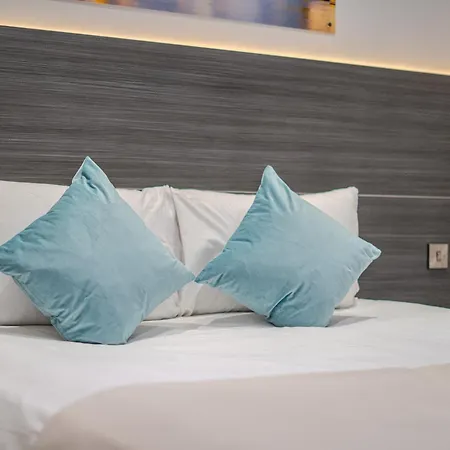 Luxury Hotel 4*