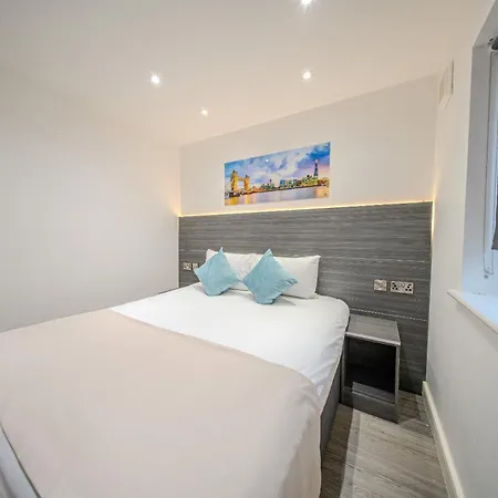 Luxury 4* Ilford