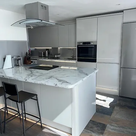 Holiday home Wembley Oasis: Modern Semi-detached Near Stadium London