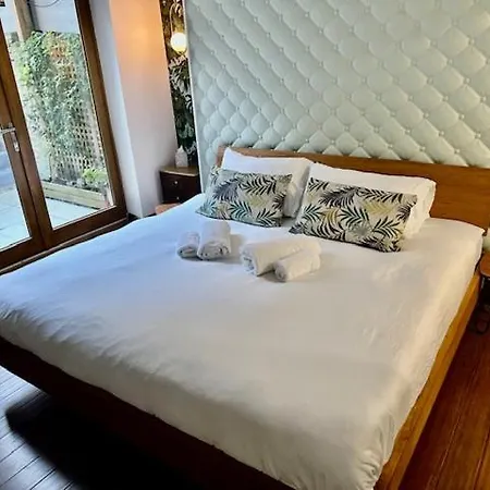 Apartment Unique Luxury In The Heart Of London. Air Conditioned With Private Garden London