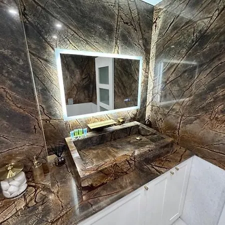 Unique Luxury In The Heart Of London. Air Conditioned With Private Garden London