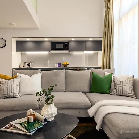 Servised On Artillery Lane Hotel apartamentowy 4*