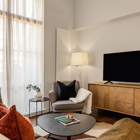 Servised On Artillery Lane Hotel apartamentowy 4*