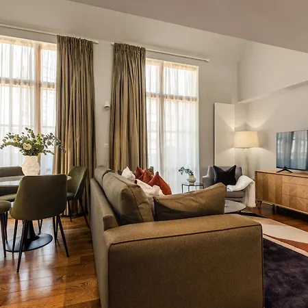 Hotel apartamentowy Servised On Artillery Lane 4*
