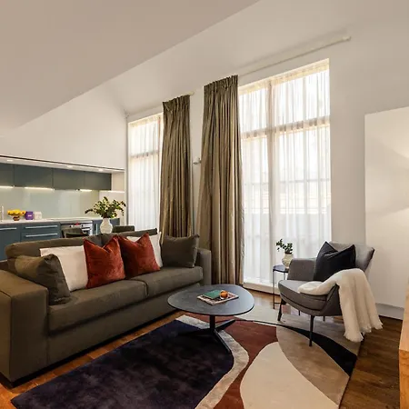 Hotel apartamentowy Servised On Artillery Lane 4*