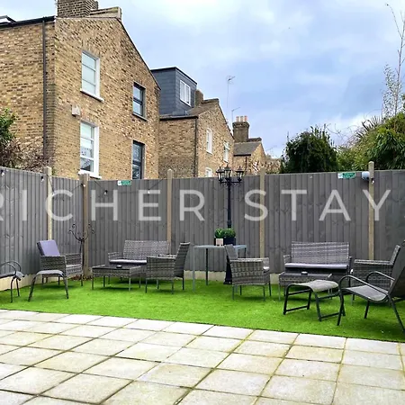 Hackney - En-suite & Amenities Hotel 4*
