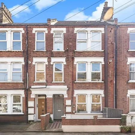 Brilliant 2 Bed - 2 The Southwell Apartment London