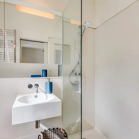 Brand New Refurbishment Townhouse In Notting Hill Near Portobello Road With Ac Air Conditioning & Roof Terrace Apartment London
