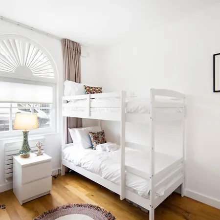 1 Min Walk To Euston Station, Modern Townhouse Londres