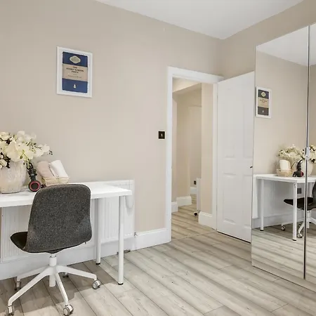 Hammersmith Flat 2 Bedrooms Lgf * London