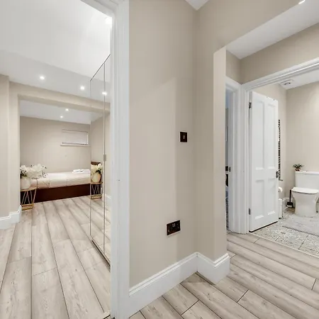 Hammersmith Flat 2 Bedrooms Lgf Apartment London
