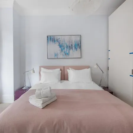 Casa Italia Near Sloane Square, Harrods And Kings Road - Washing Machine & Wifi Apartment