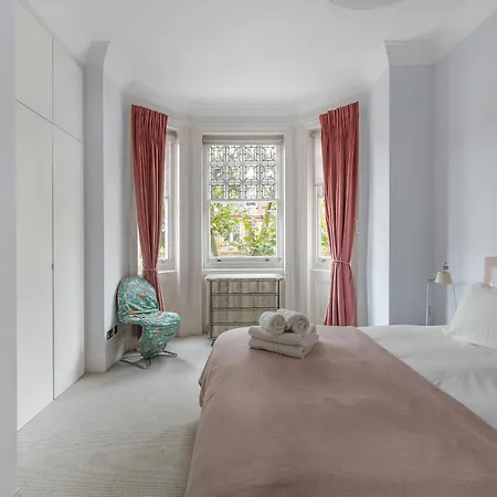 Casa Italia Near Sloane Square, Harrods And Kings Road - Washing Machine & Wifi Apartment London