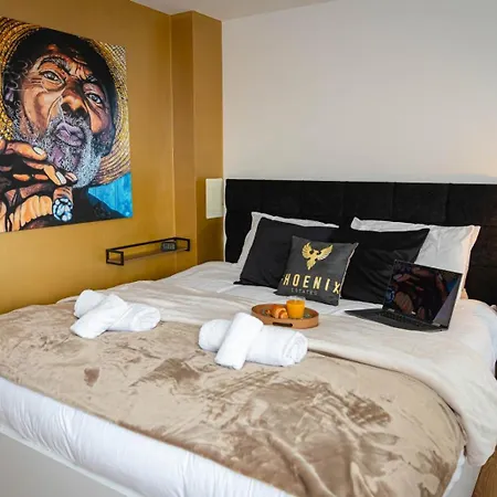 Penthouse - Canary Wharf - 24 Hr Concierge, Gym, Hot Tub, Sauna, Balcony, Terrace Apartment London