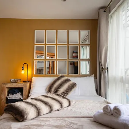 Penthouse - Canary Wharf - 24 Hr Concierge, Gym, Hot Tub, Sauna, Balcony, Terrace Apartment London