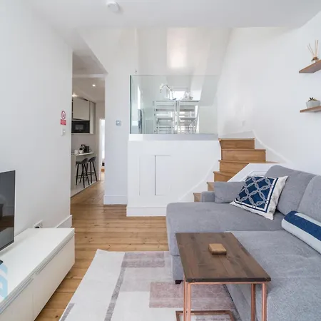 Boutique 2br With Roof Terrace Near Tube - West Kensington Apartment London
