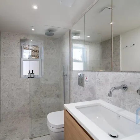 Apartment Boutique 2br With Roof Terrace Near Tube - West Kensington *