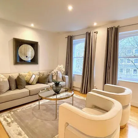 The Aurelia By Harrods لندن