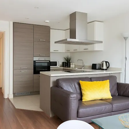 Spacious 2br Acton - Modern Comfort Apartment London