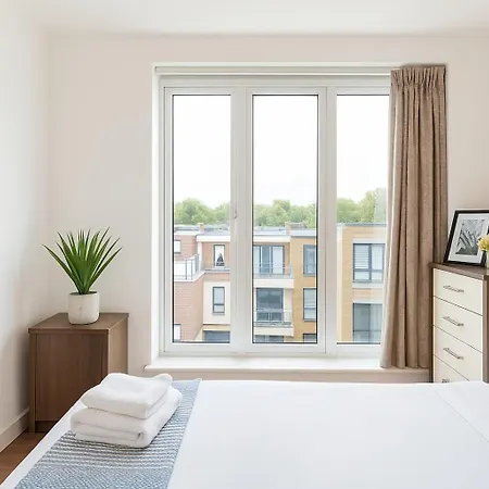 Spacious 2br Acton - Modern Comfort London