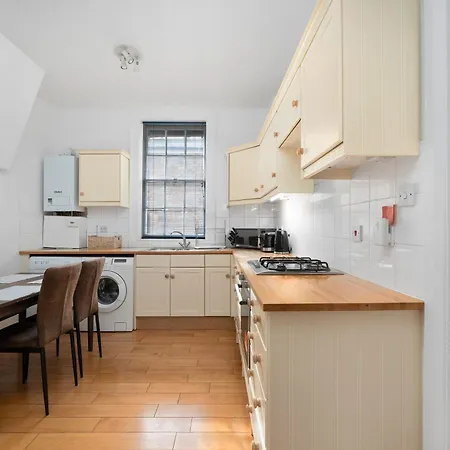 Paddington, Modern 2 Bedroom London