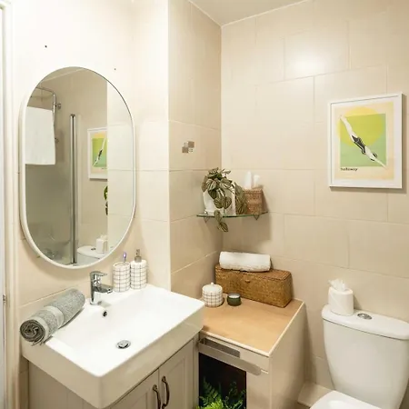 Serene Garden Flat - Steps From Tower Bridge * London