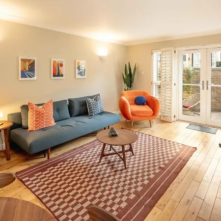 Serene Garden Flat - Steps From Tower Bridge * London
